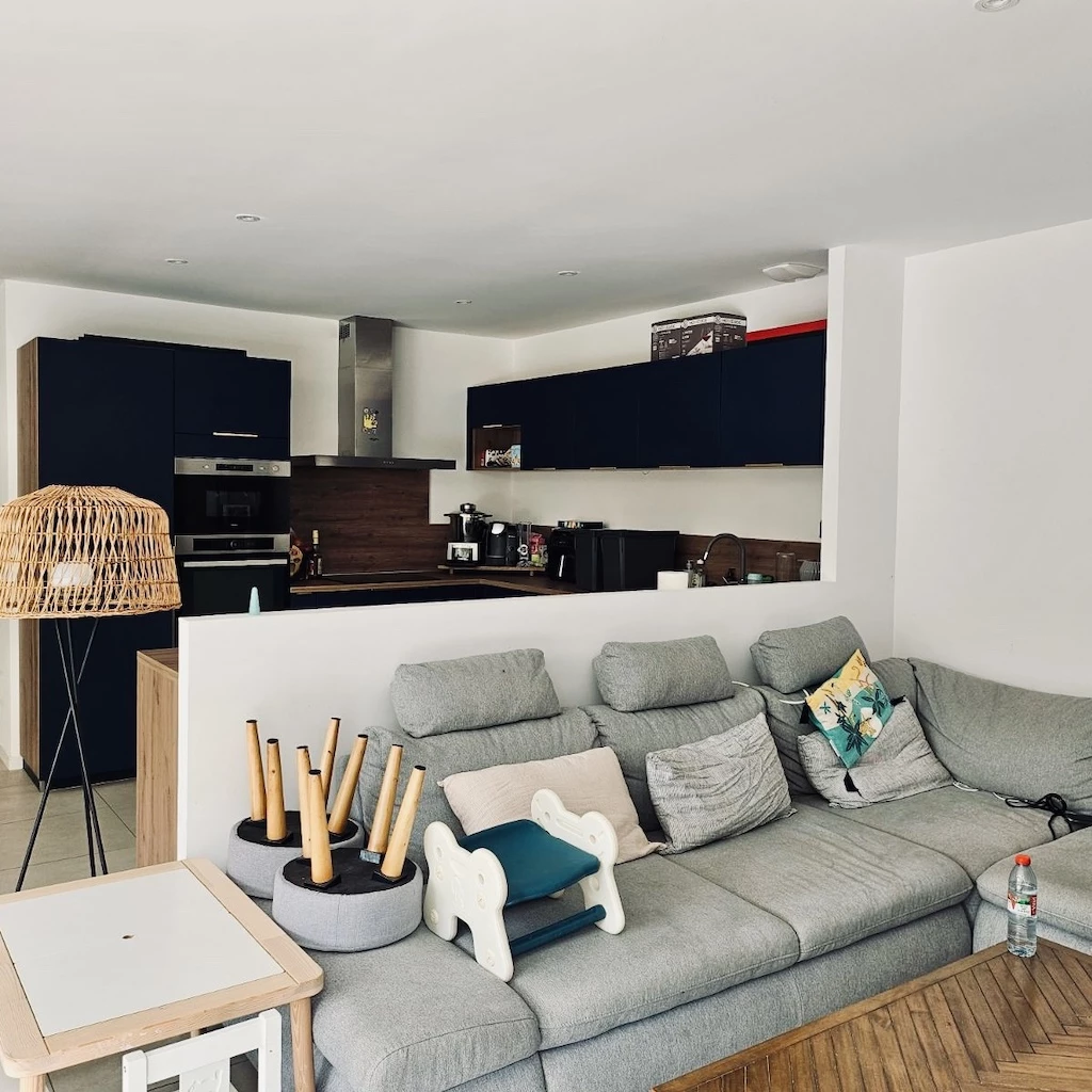 Avant — Claustra, petit bois, grand impact — Aménagement d’une maison neuve