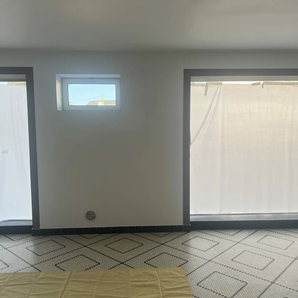 Avant — OPTIMAX — Aménagement d’un showroom