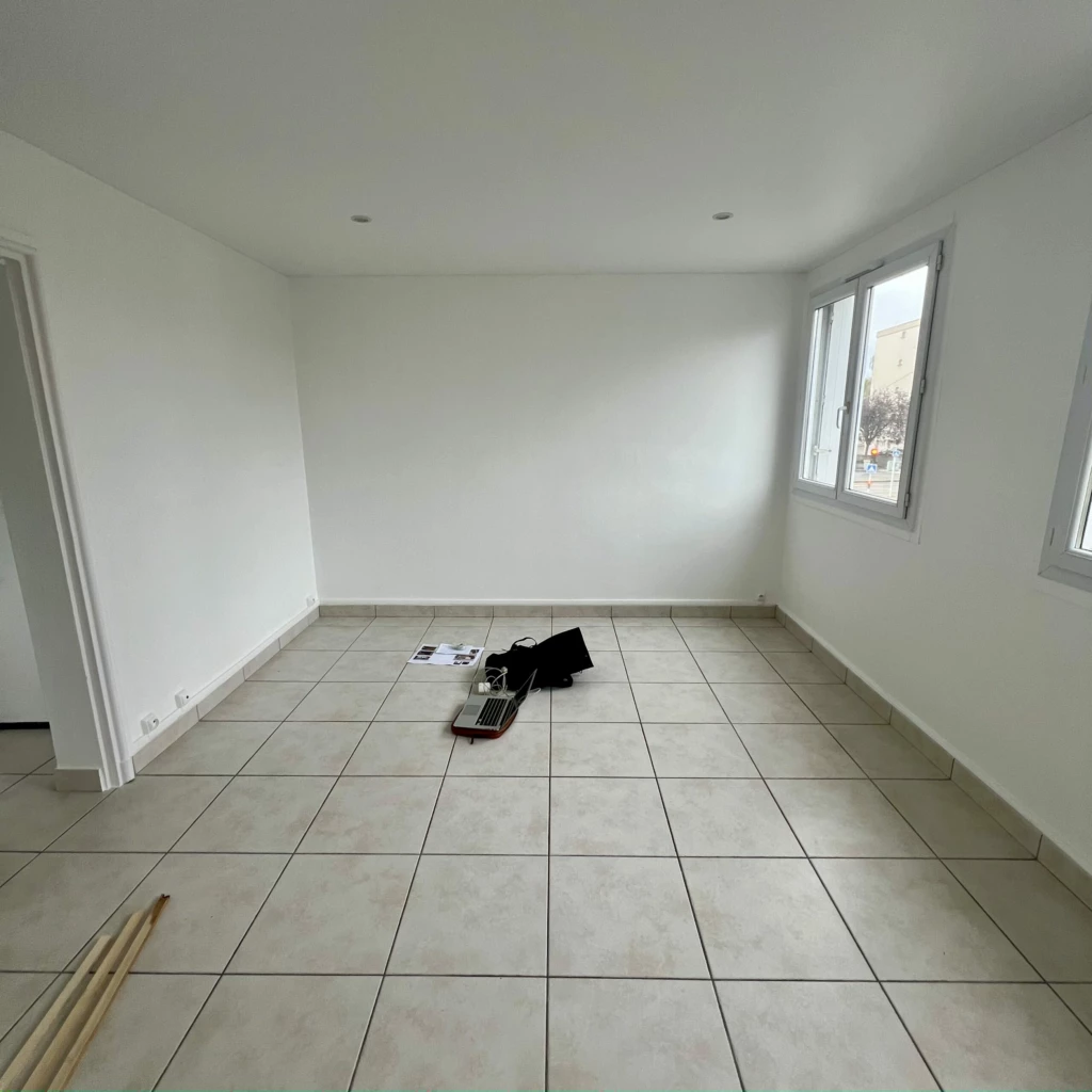 Avant — Cocon balinais — Aménagement d’un studio
